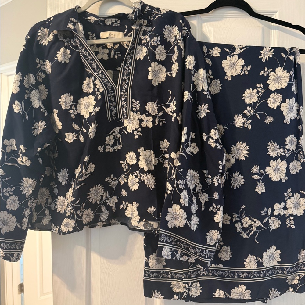 LOFT Navy and White Floral Top and wide leg pant set